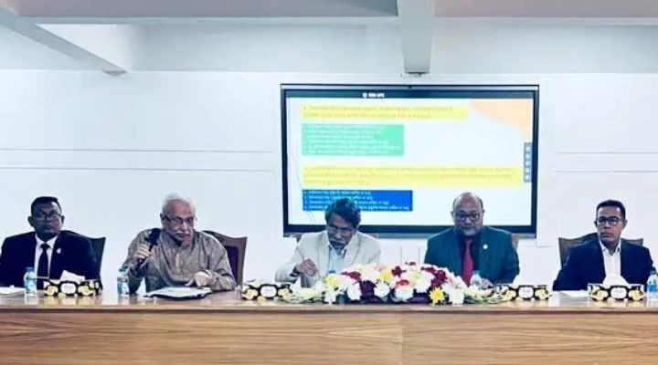 সরকারের ফ্যাসিস্ট হওয়ার পথ বন্ধ করতেই গণভোট : আলী রীয়াজ